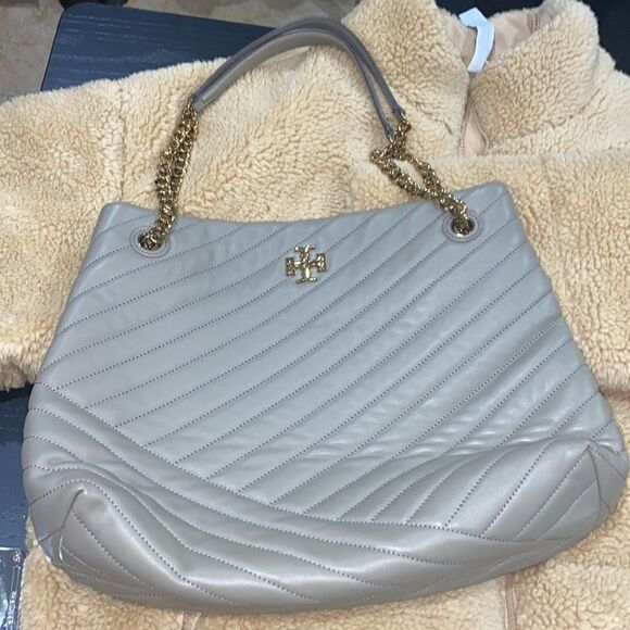 Tory Burch Kira Chevron Tote Bag - Picture 4 of 10